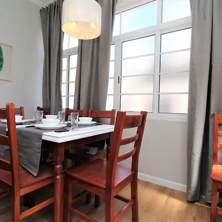 Sunny House Few Minutes From Center بيت للعطل *